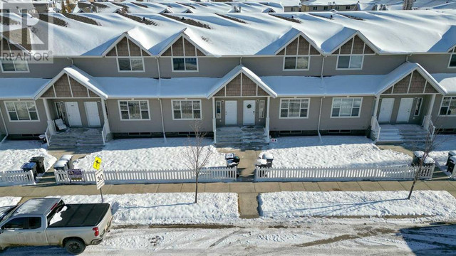 103, 50 Lucky Place Sylvan Lake, Alberta in Condos for Sale in Red Deer - Image 2