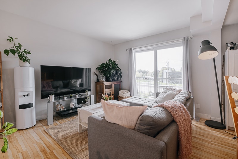 5.5 avec balcon à SainteFoy Juillet WIFI/Stationnement Locations