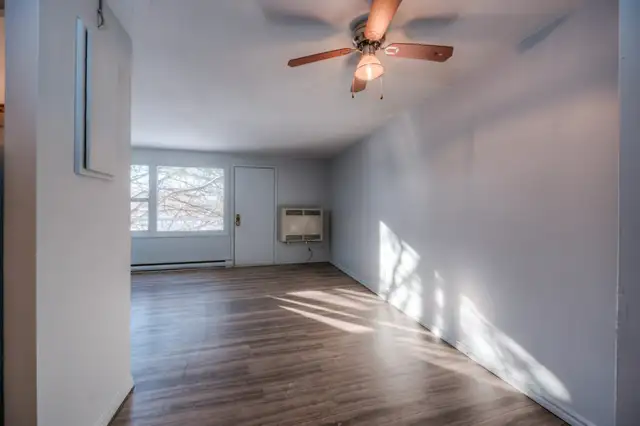 2 Bedroom Stacked Townhouse - Excellent Location62854406451841123