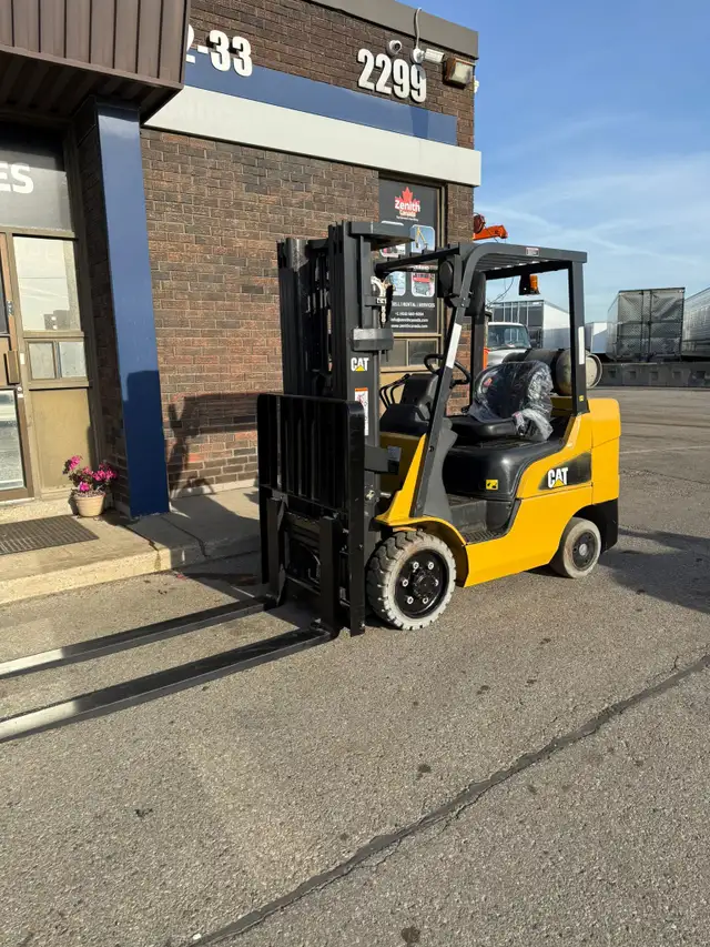 2019 CAT 6000 LBS. LPG 3 STATE 3 WAY FORKLIFT ON SALE in Heavy Equipment in Mississauga / Peel Region - Image 2