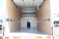 2025 GMC Savana Cargo CAMION NEUF / 9 KM / 6.6 LITRES 8 CYLINDRES / 2025 GMC SAVANA 3500 CUBE 14 PIE... (image 8)
