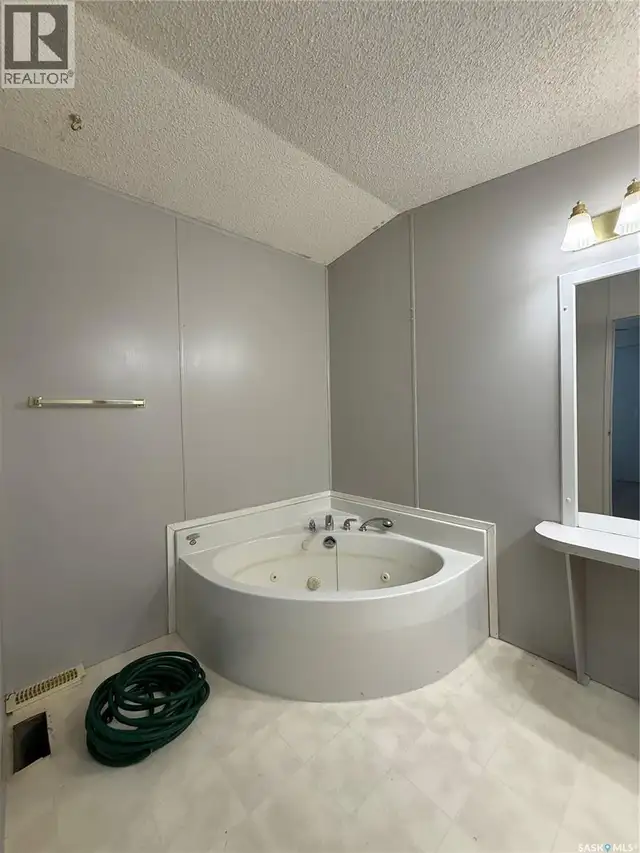 710 1st AVENUE W Kindersley, Saskatchewan in Houses for Sale in Saskatoon - Image 23
