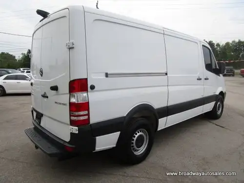 2015 Mercedes-Benz Sprinter 3/4 TON CARGO-MOVING 3 PASSENGER 3.0 in Cars & Trucks in Markham / York Region - Image 8