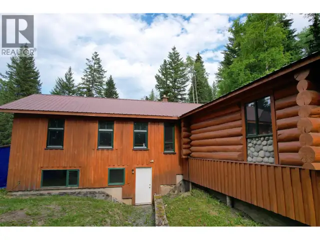7524 THOMAS POINT ROAD 100 Mile House, British Columbia in Houses for Sale in 100 Mile House - Image 8