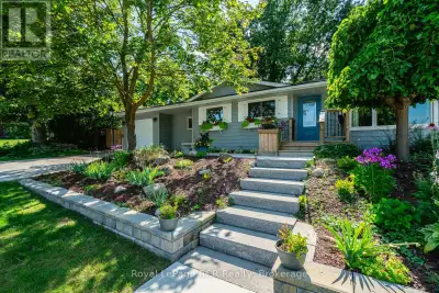 Beautifully remodelled 2+2 bedroom bungalow with an addition (2023), nestled on a quiet dead-end str...