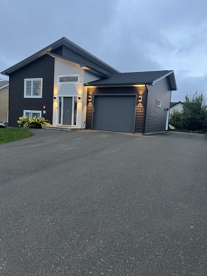 78 DOIRON, DIEPPE 3 BED ALL INCLUSIVE GARAGE AVAIL NOW Long