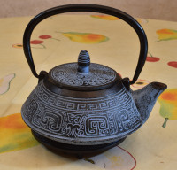 Japanese Tea pot Cast Iron/ Studio Nova cera