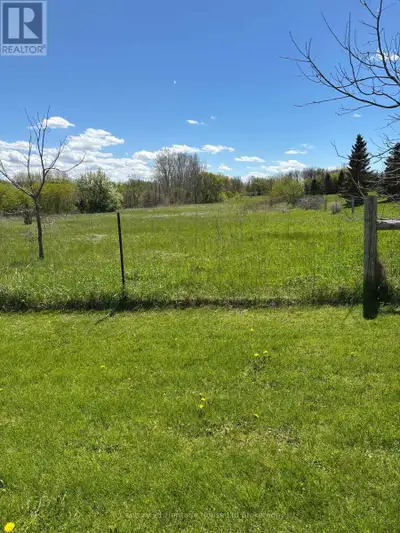 A great opportunity to build your own home and an ancillary building if desired. Located between Ing...
