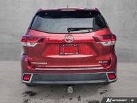 *CLEAN CARFAX, MOONROOF, POWER LIFTGATE, BACK-UP CAMERA, ALL-WHEEL DRIVE, PUSH BUTTON START, HEATED... (image 5)