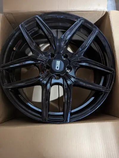 Size: 19x8.5 Bolt Pattern: 5x112 Centre Bore: 66.6 Offset: 30 #184/182