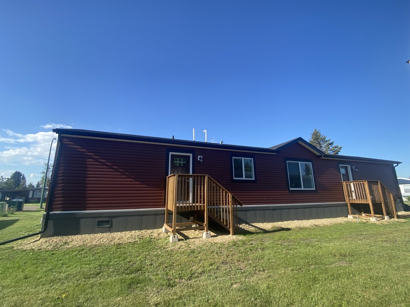 3 Bed 2 Bath Home for rent for 1530/month in Red Deer, Alberta Long