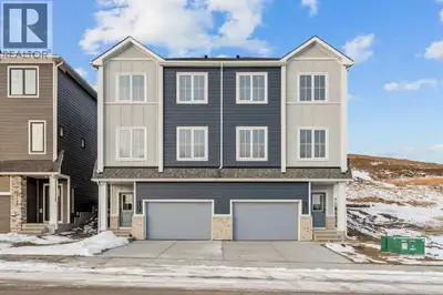 NEW BUILD SEMI-DETACHED | OVERSIZED SINGLE GARAGE | 3 BED / 2.5 BATH / 1995 SQ FT | WEST-FACING BACK...