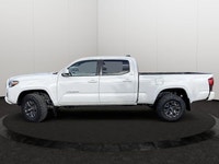 This Toyota Tacoma has a powerful Regular Unleaded V-6 3.5 L/211 engine powering this Automatic tran... (image 1)