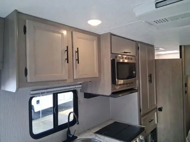 2023 Coachmen RV Freelander 22XG in RVs & Motorhomes in Kelowna - Image 7
