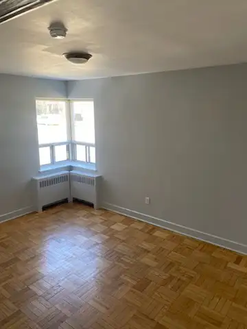 2 Bedroom Apartment located along The Kingsway available now!