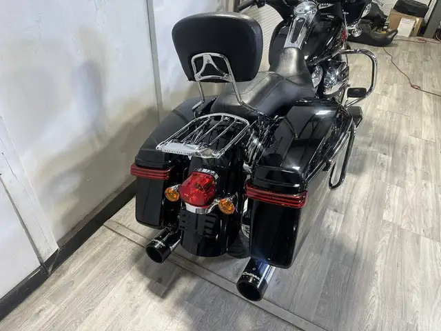 2019 Harley-Davidson ELECTRA GLIDE STANDARD in Street, Cruisers & Choppers in London - Image 12
