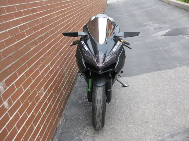 2009 SUZUKI GSXR 750 in Street, Cruisers & Choppers in City of Toronto - Image 9