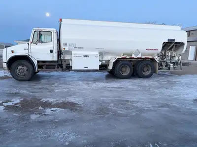 18,200L Fuel Truck – Ex-Airport Refueller – $2.90/L Big Upgrade from your fuel trailer! Lowest Hour...