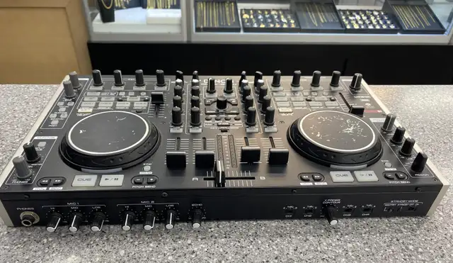 Denon DN-MC6000 DJ Controller in Performance & DJ Equipment in City of Toronto - Image 2