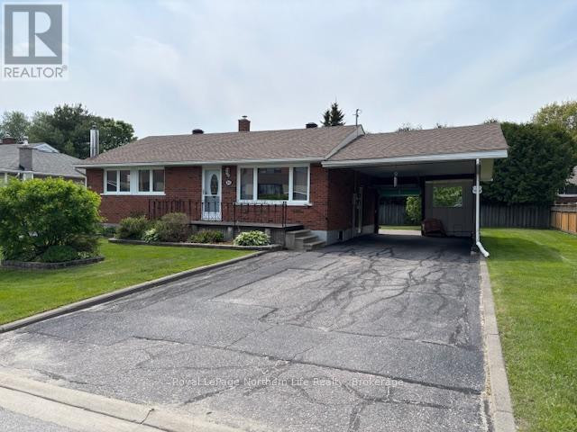 865 CLARENCE STREET North Bay (West End), Ontario in Houses for Sale in North Bay - Image 3