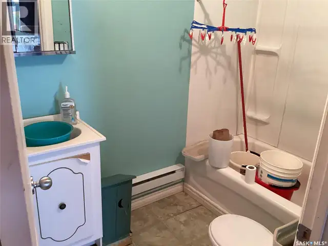 704 Grove AVENUE Saskatchewan Beach, Saskatchewan in Houses for Sale in Moose Jaw - Image 17