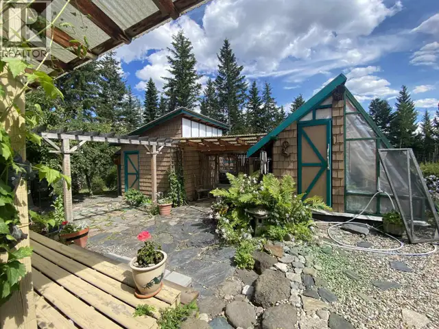 6681 BARNETT ROAD 100 Mile House, British Columbia in Houses for Sale in 100 Mile House - Image 3