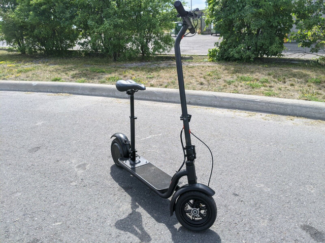 Ecolo-Cycle Lithium Electric Kick Scooter at Derand Motorsport! in eBike in Ottawa - Image 2