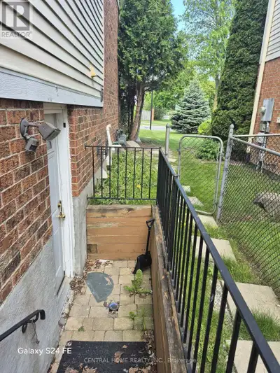 168 BRAMMAR (BASEMENT) STREET Newmarket (Glenway Estates), Ontar