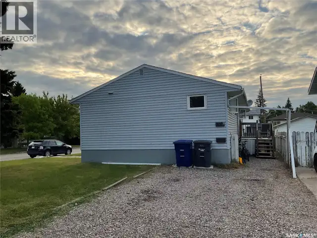 302 Dunlop STREET Saskatoon, Saskatchewan in Houses for Sale in Saskatoon - Image 23