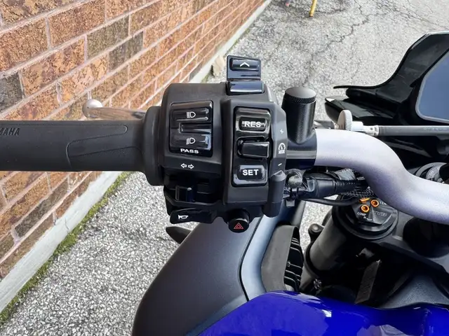 2024 Yamaha MT-10 **ONE OWNER** **RACEFIT PIPE** in Street, Cruisers & Choppers in Markham / York Region - Image 22