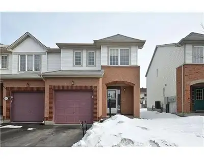 Barrhaven end unit 3 bedroom 2.5 bath townhouse for rent