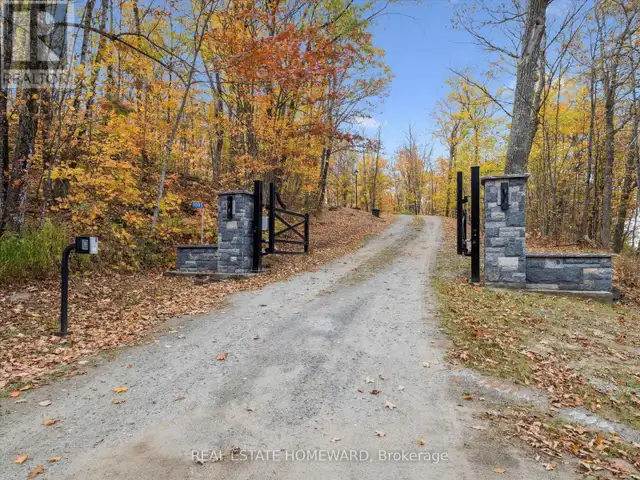1085 AUSTIN LANE Lake of Bays (Mclean), Ontario in Houses for Sale in Muskoka - Image 2