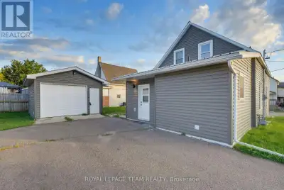 Beautifully renovated, clean and completely turn-key! This 3-bedroom, 2-bathroom 1300 sqft home is a...
