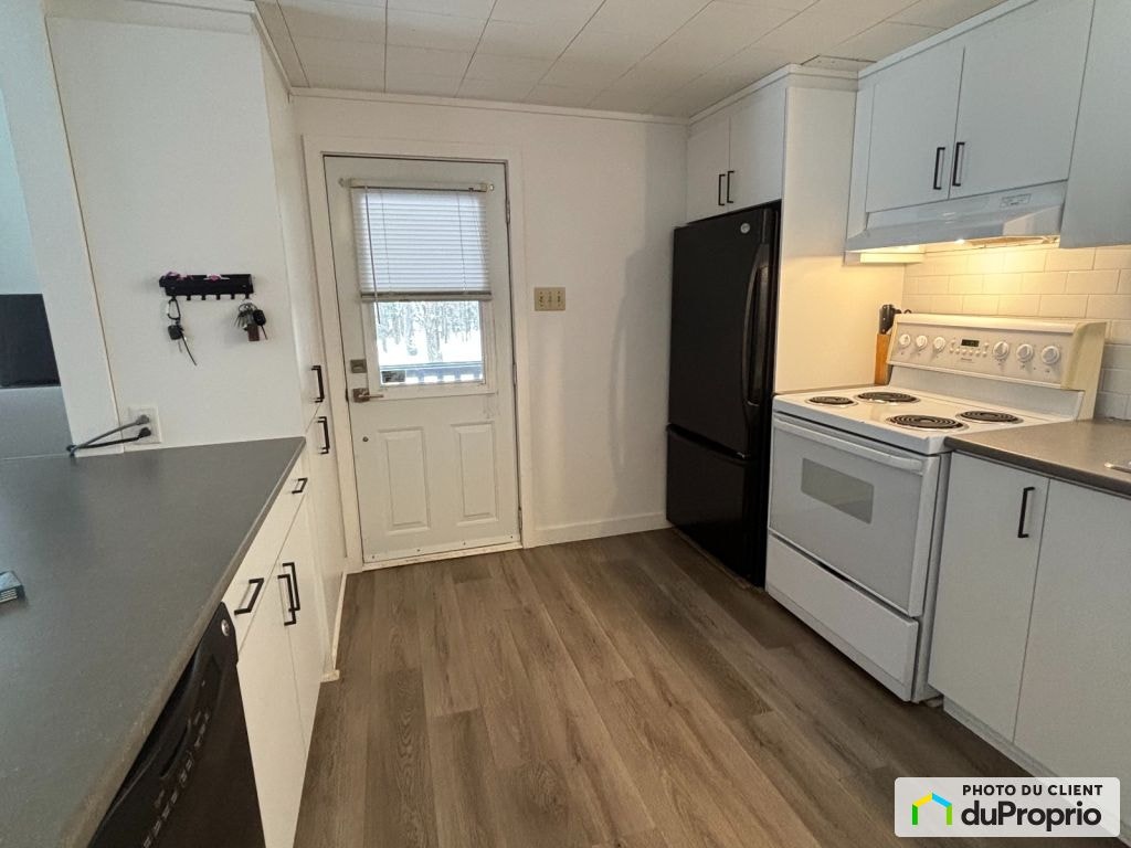 $249,900 - Bungalow for sale in St-Calixte — photo 3