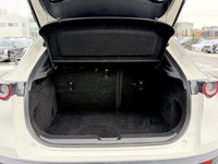 Crowfoot Hyundai, AMVIC Licensed Dealer Mileage: 35,193 km Accident History: No accidents Drive with... (image 8)