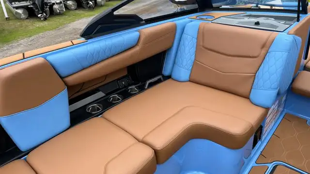 2024 Malibu M220 in Powerboats & Motorboats in Muskoka - Image 13