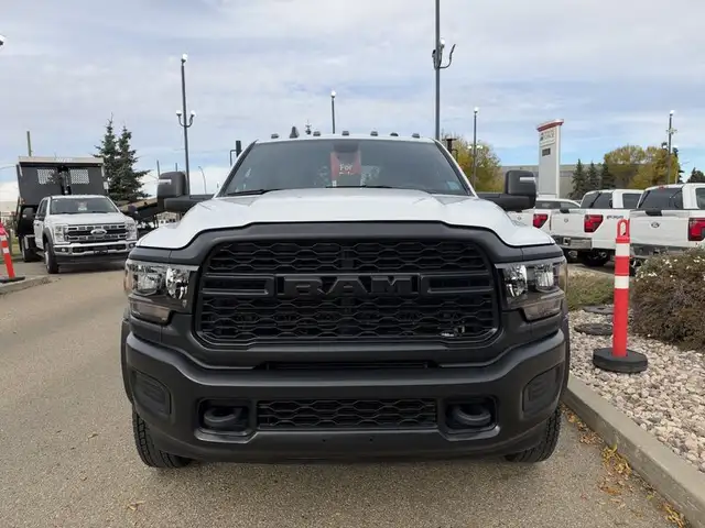 2024 Ram 5500 Chassis Tradesman 4x4 Crew Cab 197.4" WB, 6.7L Die in Cars & Trucks in St. Albert - Image 10