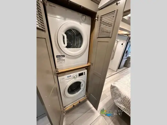 2025 Newmar Dutch Star 4369 Black Out Package in RVs & Motorhomes in Moncton - Image 64