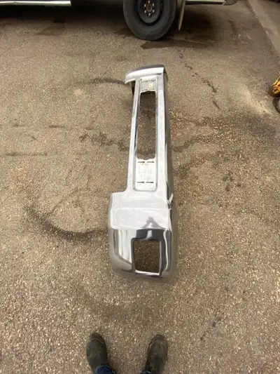 Used OEM Front Chrome bumper from 2018 Chevrolet 2500HD truck small dent in bumper $300 CALL OR TEXT...