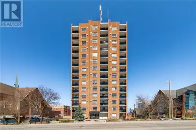 This stylish one-bedroom, one-bathroom condo offers the perfect blend of comfort and convenience in...
