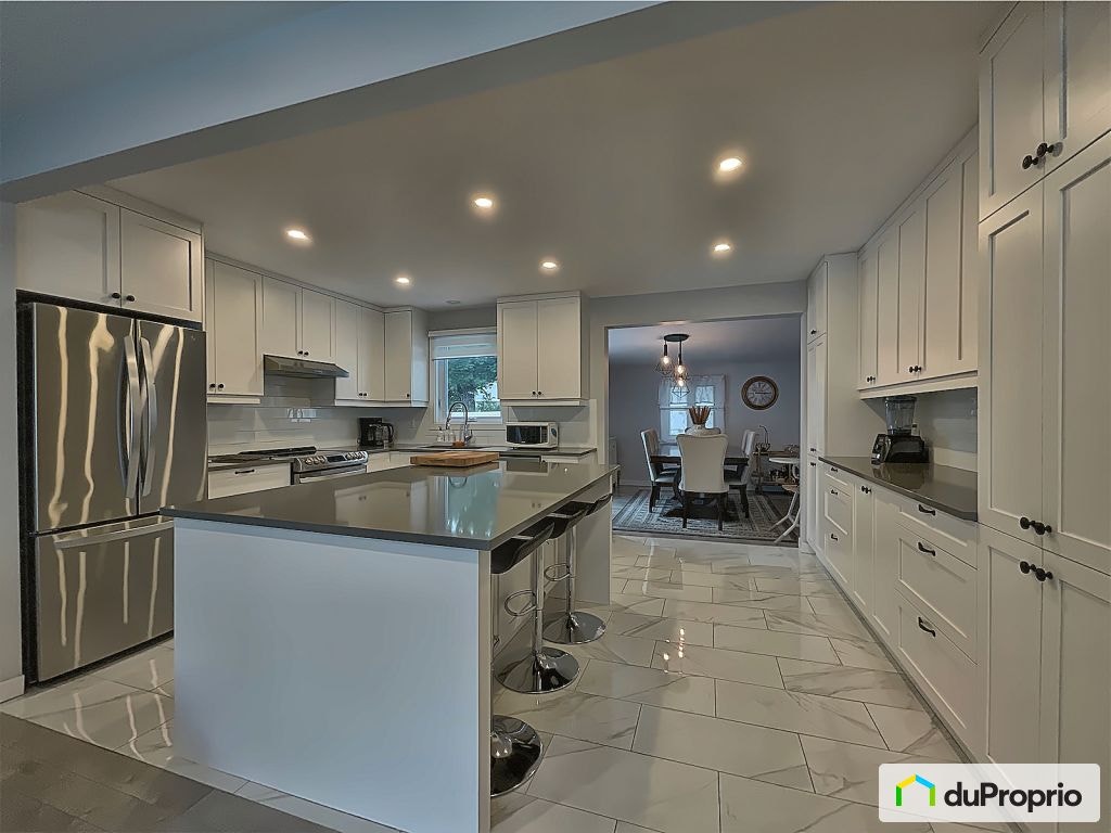 $750,000 - Bungalow for sale in Longueuil (St-Hubert) — photo 3
