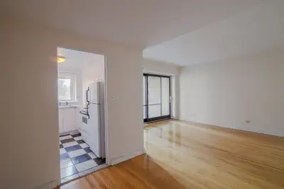 Semi-renovated Akelius two bedroom apartment for rent. Located near Drummond & Sherbrooke in the Dow...