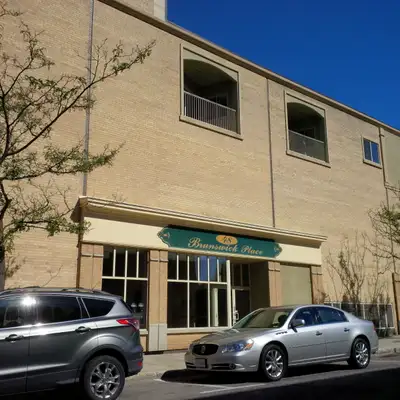 DOWNTOWN STRATFORD Walking Distance to shops, restaurants and theatre Beautifully upgraded 1 bedroom...