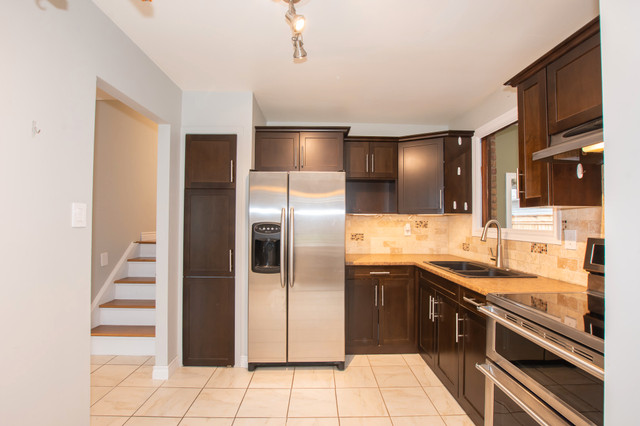 **ALL INCLUSIVE** 3 BEDROOM MAIN UNIT IN WELLAND!! in Long Term Rentals in St. Catharines - Image 4