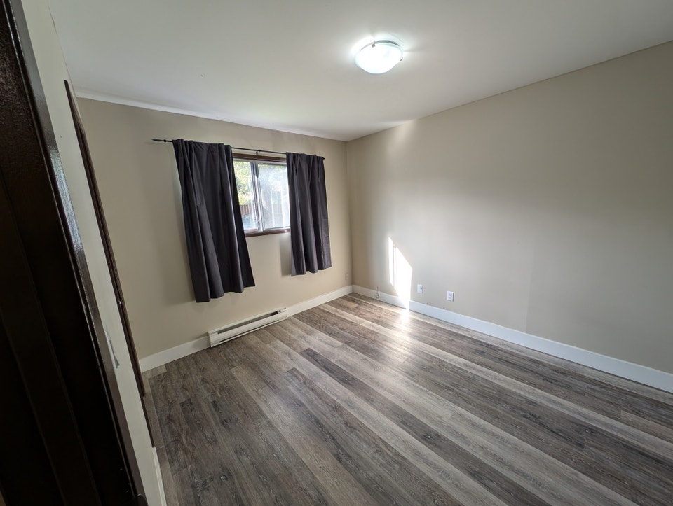 3 Bedroom 1 Bath - A/C INCLUDED starting at $1695 4