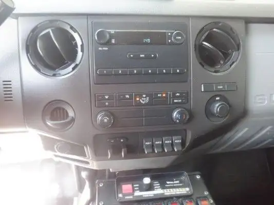 2012 Ford F-550 4x4 Crew Cab Service Truck with Shelving in Heavy Trucks in Edmonton - Image 45