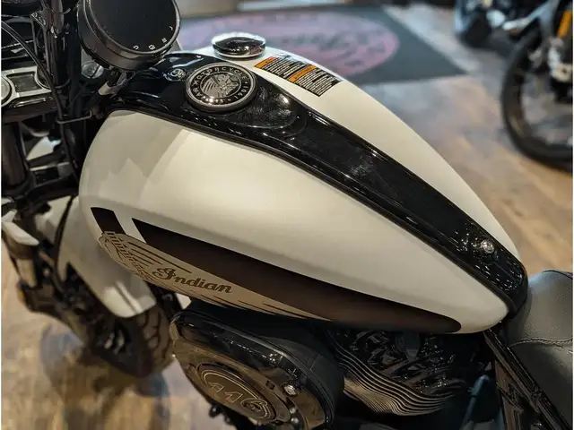 2024 Indian Motorcycle Sport Chief // Ghost White Metallic Smoke in Street, Cruisers & Choppers in Winnipeg - Image 10