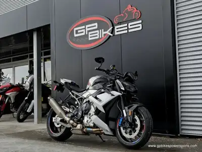 No money down.Credit approved in minutes* OACJust...CLICK HERE 2025 BMW M 1000 R White Aluminium met...
