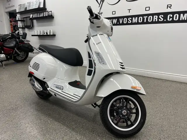 2023 Vespa GTS Super HPE 300 ABS - V5855 - -No Payments for 1 Ye in Scooters & Pocket Bikes in Markham / York Region - Image 15