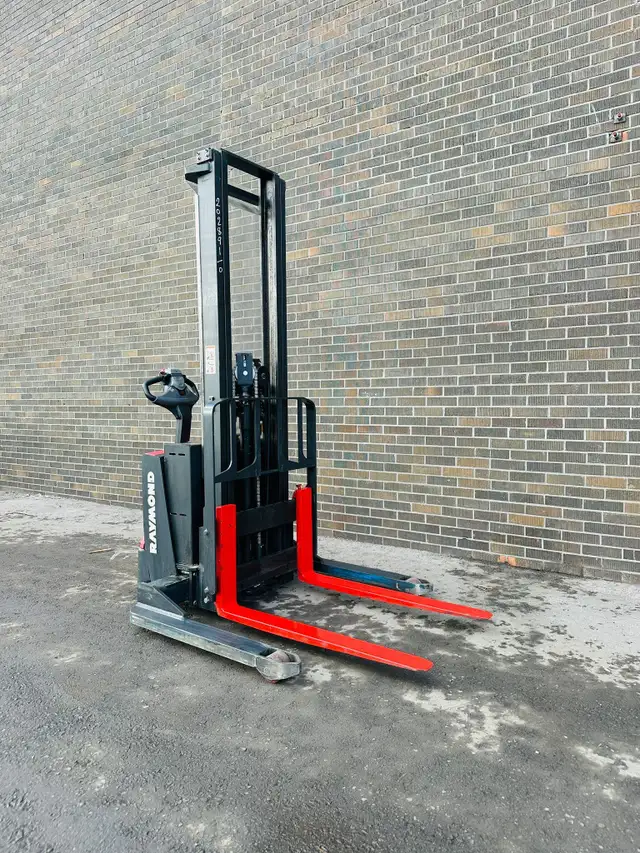 2017 Raymond Stacker WALK-BEHIND Forklift 2500 Cap for Sale&Rent in Heavy Equipment in Mississauga / Peel Region - Image 3